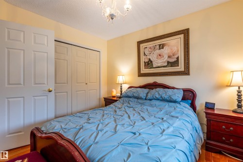 1712 Turvey Bend, Edmonton, AB - Indoor Photo Showing Bedroom