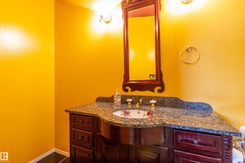 1712 Turvey Bend, Edmonton, AB - Indoor Photo Showing Bathroom