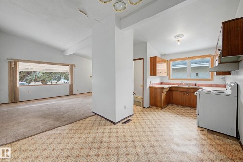 13041 82 Street, Edmonton, AB - Indoor