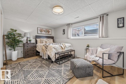 9347 180A Avenue, Edmonton, AB - Indoor Photo Showing Bedroom
