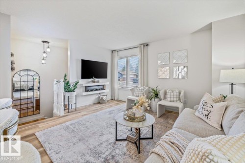 9347 180A Avenue, Edmonton, AB - Indoor Photo Showing Living Room