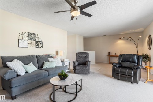26 11 Hunchak Way, St. Albert, AB - Indoor Photo Showing Living Room