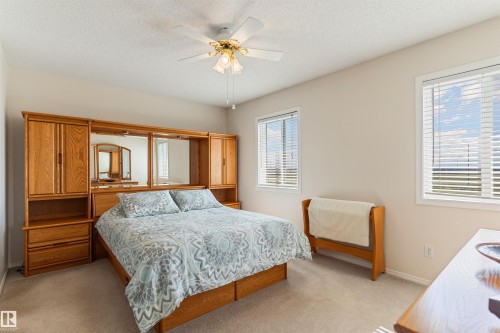 26 11 Hunchak Way, St. Albert, AB - Indoor Photo Showing Bedroom