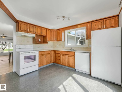 15015 83 Street, Edmonton, AB - Indoor Photo Showing Kitchen With Double Sink