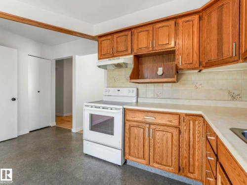 15015 83 Street, Edmonton, AB - Indoor Photo Showing Kitchen