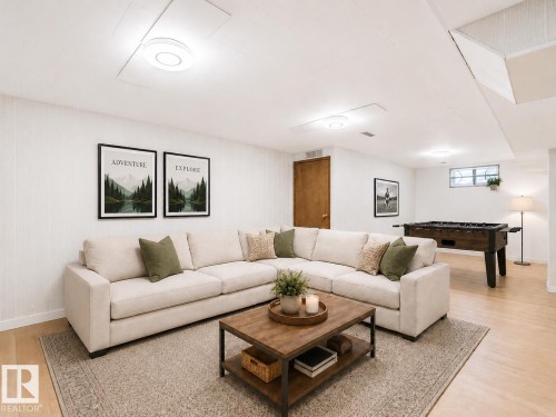 15015 83 Street, Edmonton, AB - Indoor Photo Showing Living Room