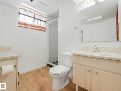 15015 83 Street, Edmonton, AB - Indoor Photo Showing Bathroom