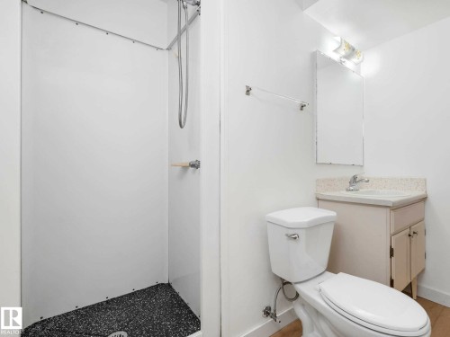 15015 83 Street, Edmonton, AB - Indoor Photo Showing Bathroom