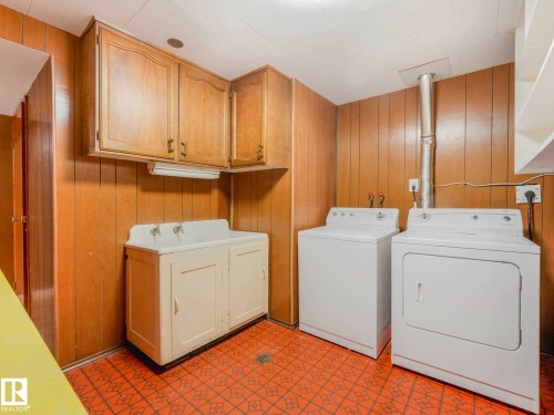 15015 83 Street, Edmonton, AB - Indoor Photo Showing Laundry Room