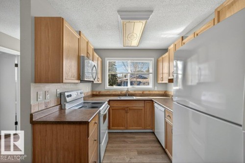 9909 171 Avenue, Edmonton, AB - Indoor Photo Showing Kitchen