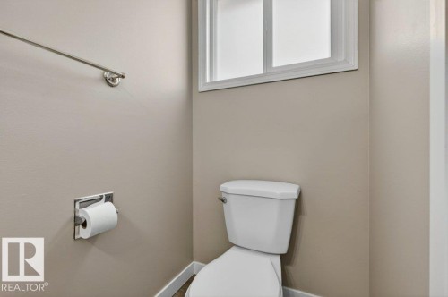 9909 171 Avenue, Edmonton, AB - Indoor Photo Showing Bathroom