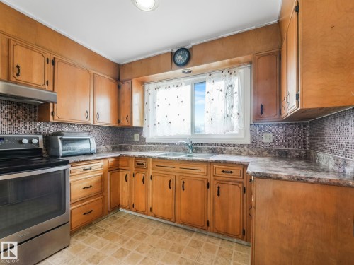 14024 69 Street Nw, Edmonton, AB - Indoor Photo Showing Kitchen