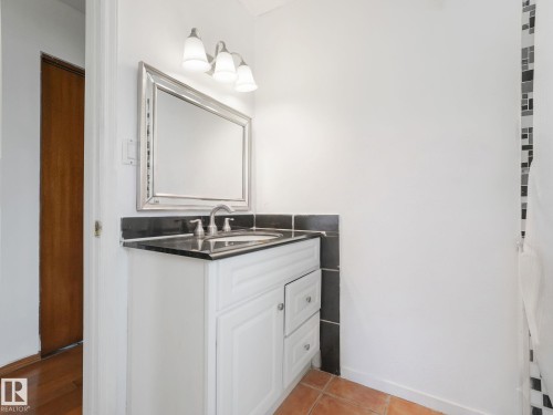 14024 69 Street Nw, Edmonton, AB - Indoor Photo Showing Bathroom