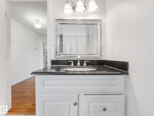 14024 69 Street Nw, Edmonton, AB - Indoor