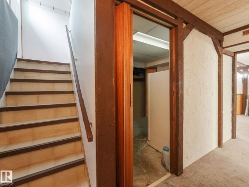 14024 69 Street Nw, Edmonton, AB - Indoor Photo Showing Other Room