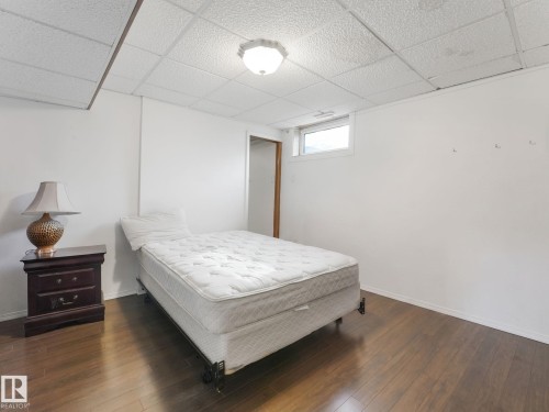 14024 69 Street Nw, Edmonton, AB - Indoor Photo Showing Bedroom