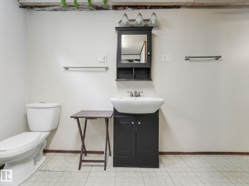 14024 69 Street Nw, Edmonton, AB - Indoor Photo Showing Bathroom