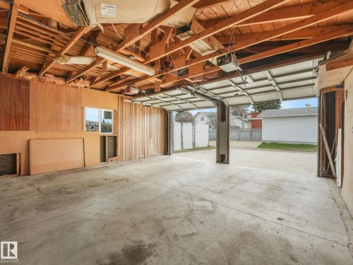 14024 69 Street Nw, Edmonton, AB - Indoor