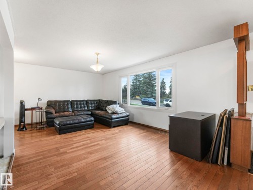 14024 69 Street Nw, Edmonton, AB - Indoor Photo Showing Living Room