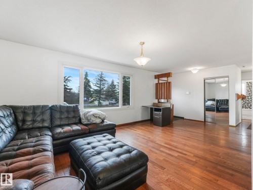 14024 69 Street Nw, Edmonton, AB - Indoor Photo Showing Living Room