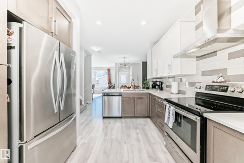 18127 77 Street, Edmonton, AB - Indoor Photo Showing Kitchen With Stainless Steel Kitchen With Upgraded Kitchen
