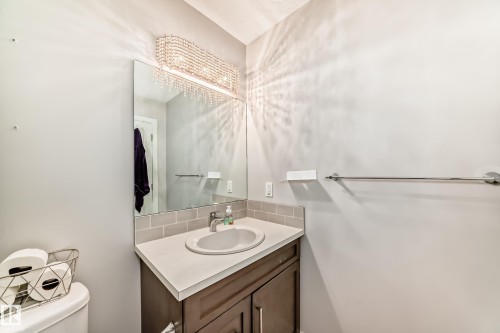 18127 77 Street, Edmonton, AB - Indoor Photo Showing Bathroom
