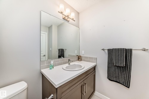 18127 77 Street, Edmonton, AB - Indoor Photo Showing Bathroom