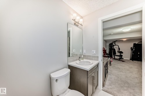 18127 77 Street, Edmonton, AB - Indoor Photo Showing Bathroom
