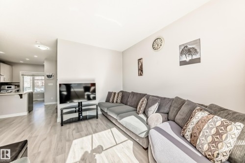 18127 77 Street, Edmonton, AB - Indoor Photo Showing Living Room