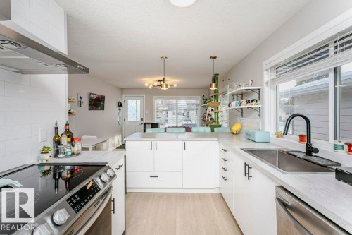 9020 152 Street, Edmonton, AB - Indoor Photo Showing Kitchen