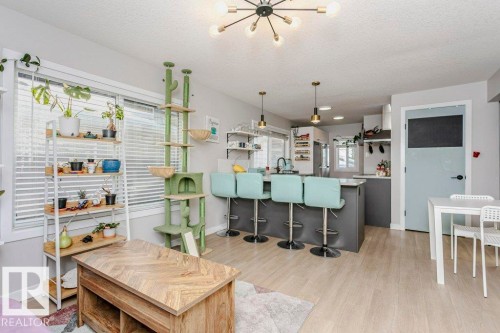 9020 152 Street, Edmonton, AB - Indoor
