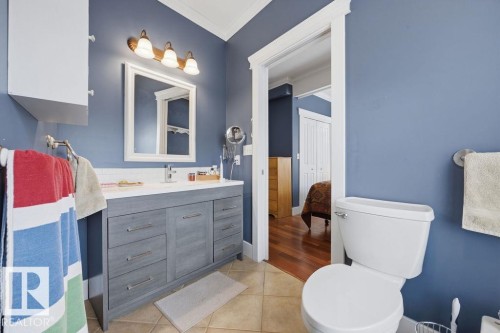 11120 53 Street, Edmonton, AB - Indoor Photo Showing Bathroom