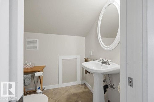11120 53 Street, Edmonton, AB - Indoor Photo Showing Bathroom