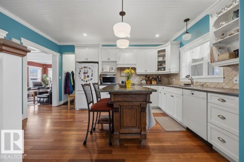 11120 53 Street, Edmonton, AB - Indoor Photo Showing Kitchen