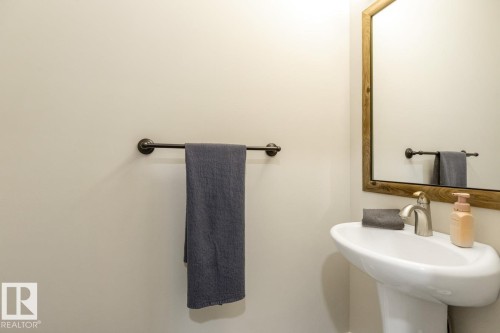 777 Berg Loop, Leduc, AB 