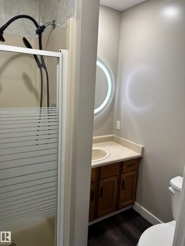 4908 17 Avenue, Edmonton, AB - Indoor Photo Showing Bathroom