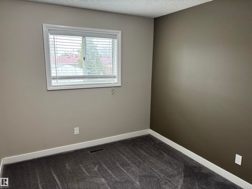 4908 17 Avenue, Edmonton, AB - Indoor Photo Showing Other Room