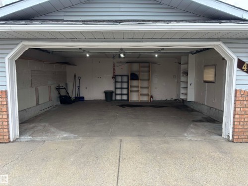 4908 17 Avenue, Edmonton, AB -  Photo Showing Garage