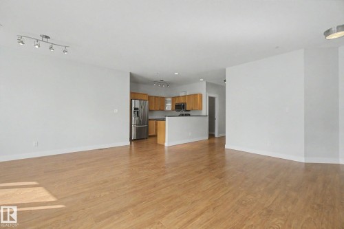 411 10033 110 Street, Edmonton, AB - Indoor Photo Showing Kitchen