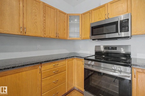 411 10033 110 Street, Edmonton, AB - Indoor Photo Showing Kitchen