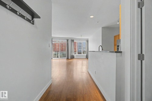 411 10033 110 Street, Edmonton, AB - Indoor Photo Showing Other Room
