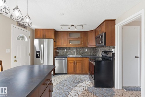 81 Ridgewood Terrace, St. Albert, AB - Indoor Photo Showing Kitchen