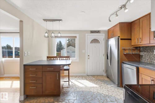 81 Ridgewood Terrace, St. Albert, AB - Indoor Photo Showing Kitchen