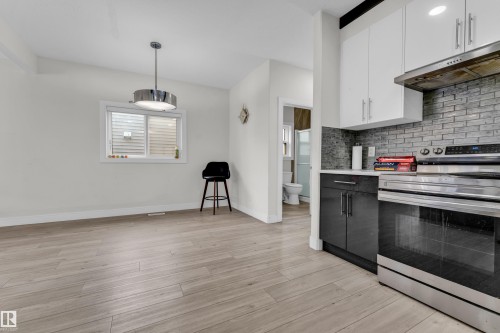 1750 25A Street, Edmonton, AB - Indoor Photo Showing Kitchen