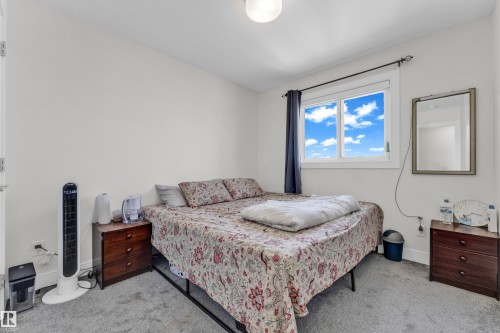 1750 25A Street, Edmonton, AB - Indoor Photo Showing Bedroom