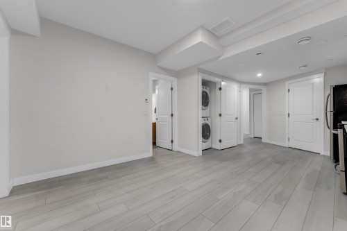 1750 25A Street, Edmonton, AB - Indoor