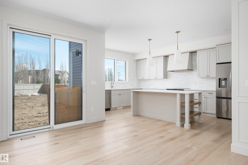 157 Graybriar Drive, Stony Plain, AB - Indoor Photo Showing Kitchen With Upgraded Kitchen