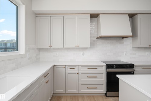 157 Graybriar Drive, Stony Plain, AB - Indoor Photo Showing Kitchen