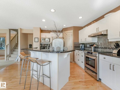 1361 Breckenridge Drive, Edmonton, AB - Indoor Photo Showing Kitchen With Upgraded Kitchen