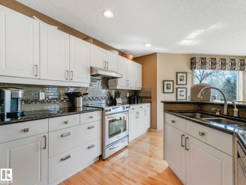 1361 Breckenridge Drive, Edmonton, AB - Indoor Photo Showing Kitchen With Double Sink